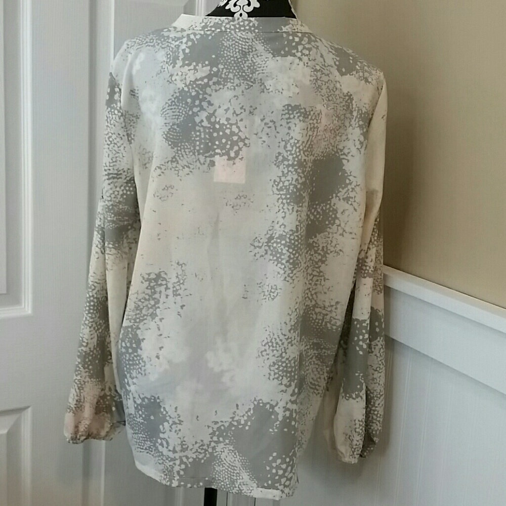 Blouse - Picture 2 of 3